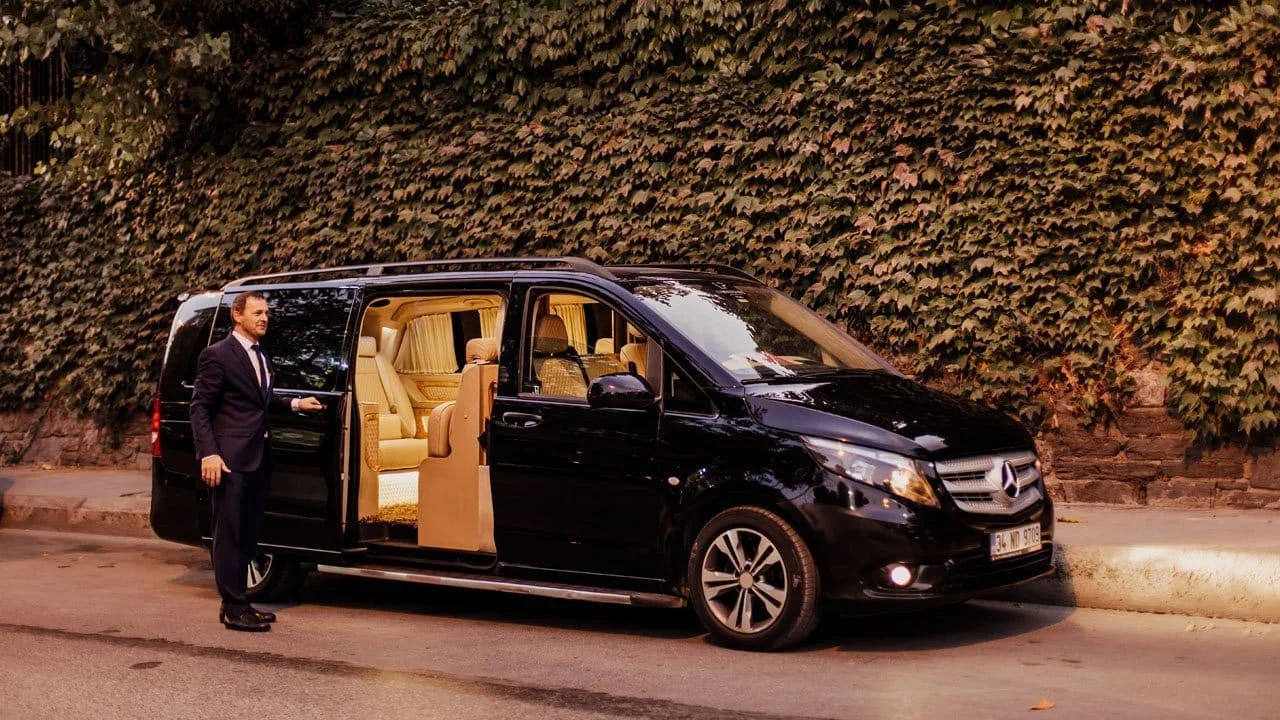 Safir VIP Transfer ile Ankara'da özel şoförlü Mercedes Vito karşılama